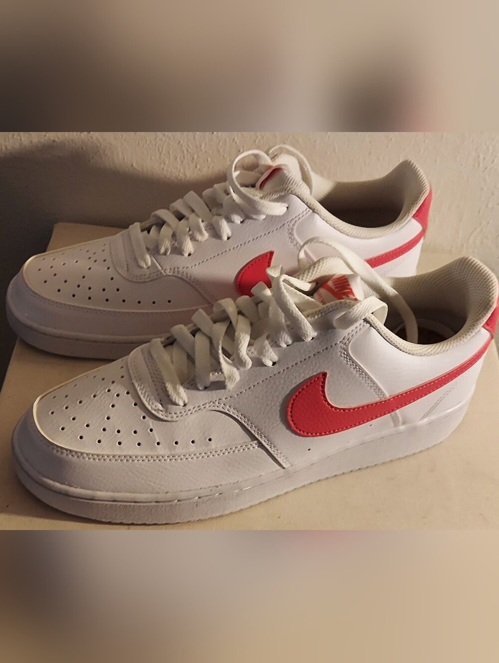 New Nike Womens Low Court Vision White Sneakers with Pink Swoosh Accent Size 11